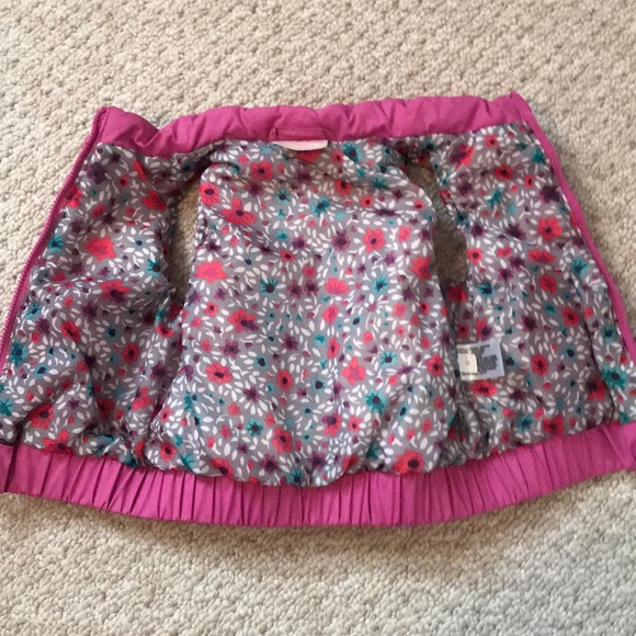 Pink vest! 💕 - Picture 3 of 5